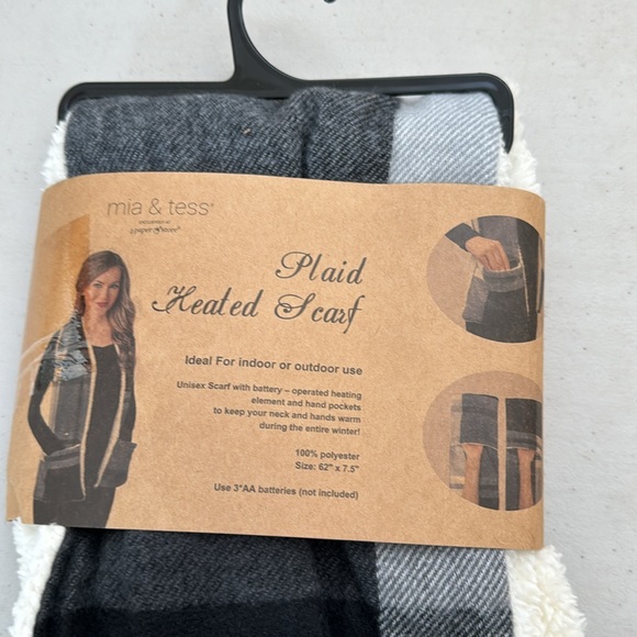 The Paper Store Mia & Tess Plaid Heated Scarf • Black + Grey Buffalo Check - Picture 2 of 6